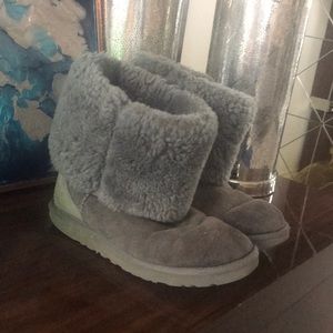 UGG Australia grey shearling boots!